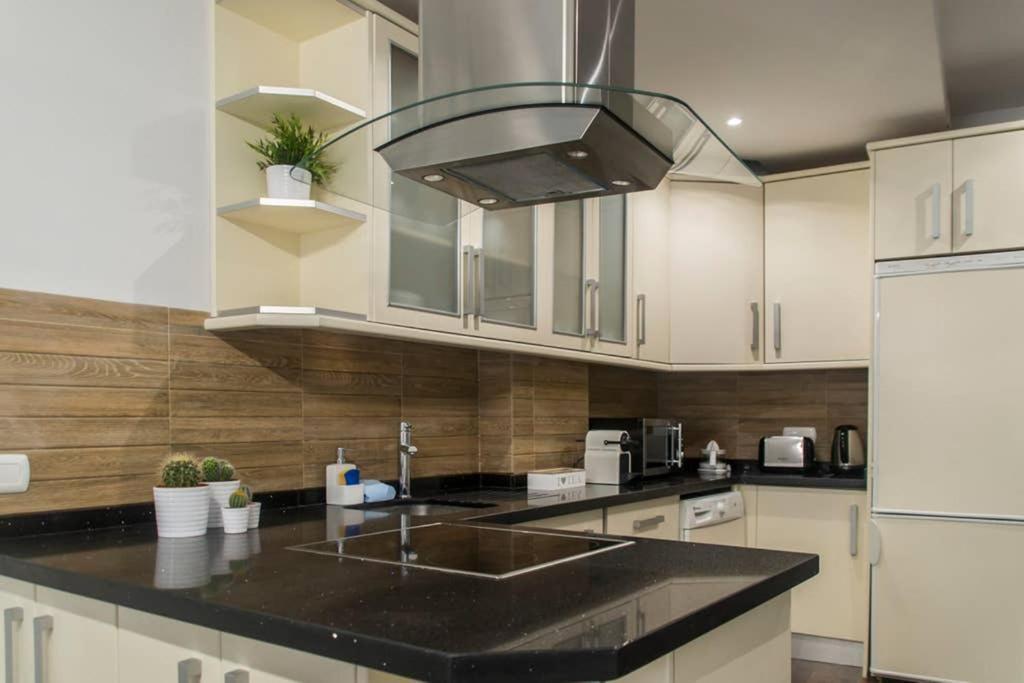 New!!! Luxury City Center & Private Terrace Malaga Bagian luar foto