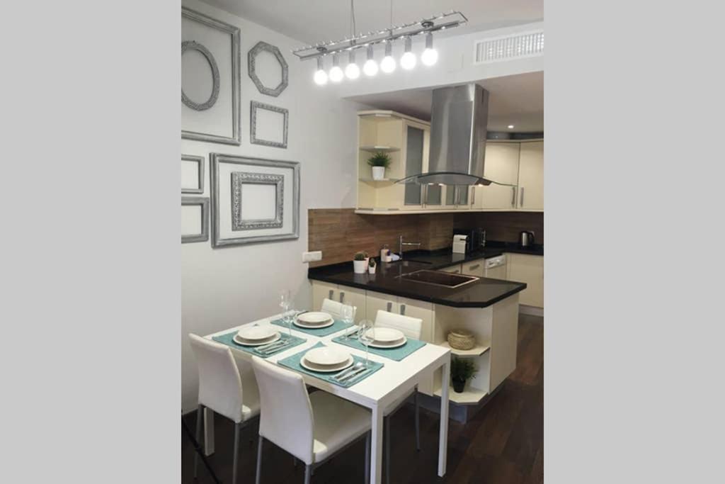 New!!! Luxury City Center & Private Terrace Malaga Bagian luar foto