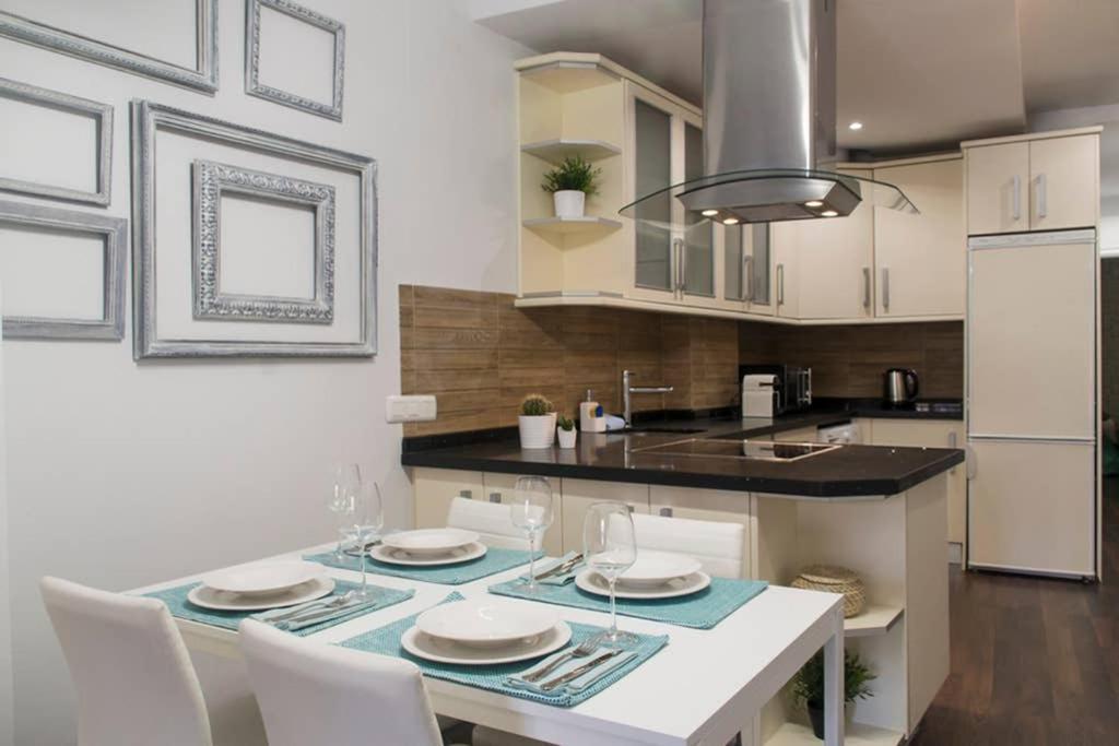 New!!! Luxury City Center & Private Terrace Malaga Bagian luar foto